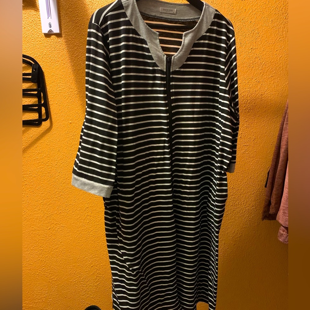 EKOUAER 3/4 sleeve zip-up house dress nightgown with pockets, size 3X.
